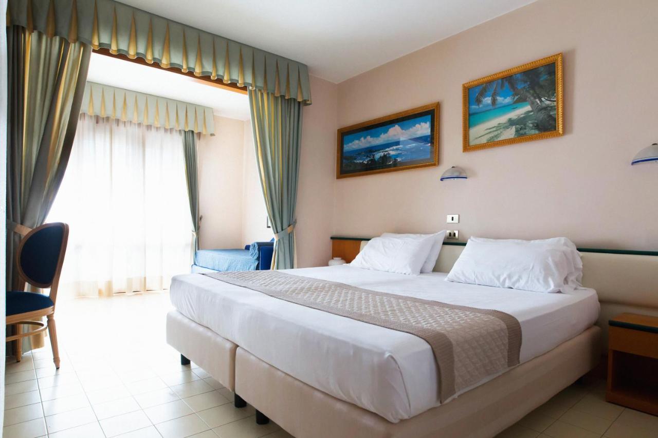 Hotel Monaco & Quisisana Lido di Jesolo Exterior photo